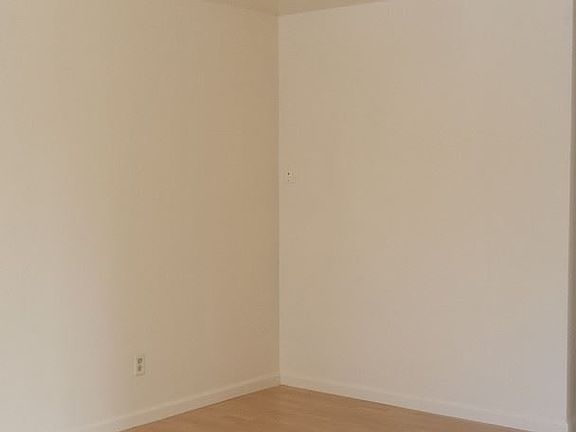 2nd image of 602 Pine Meadows Dr