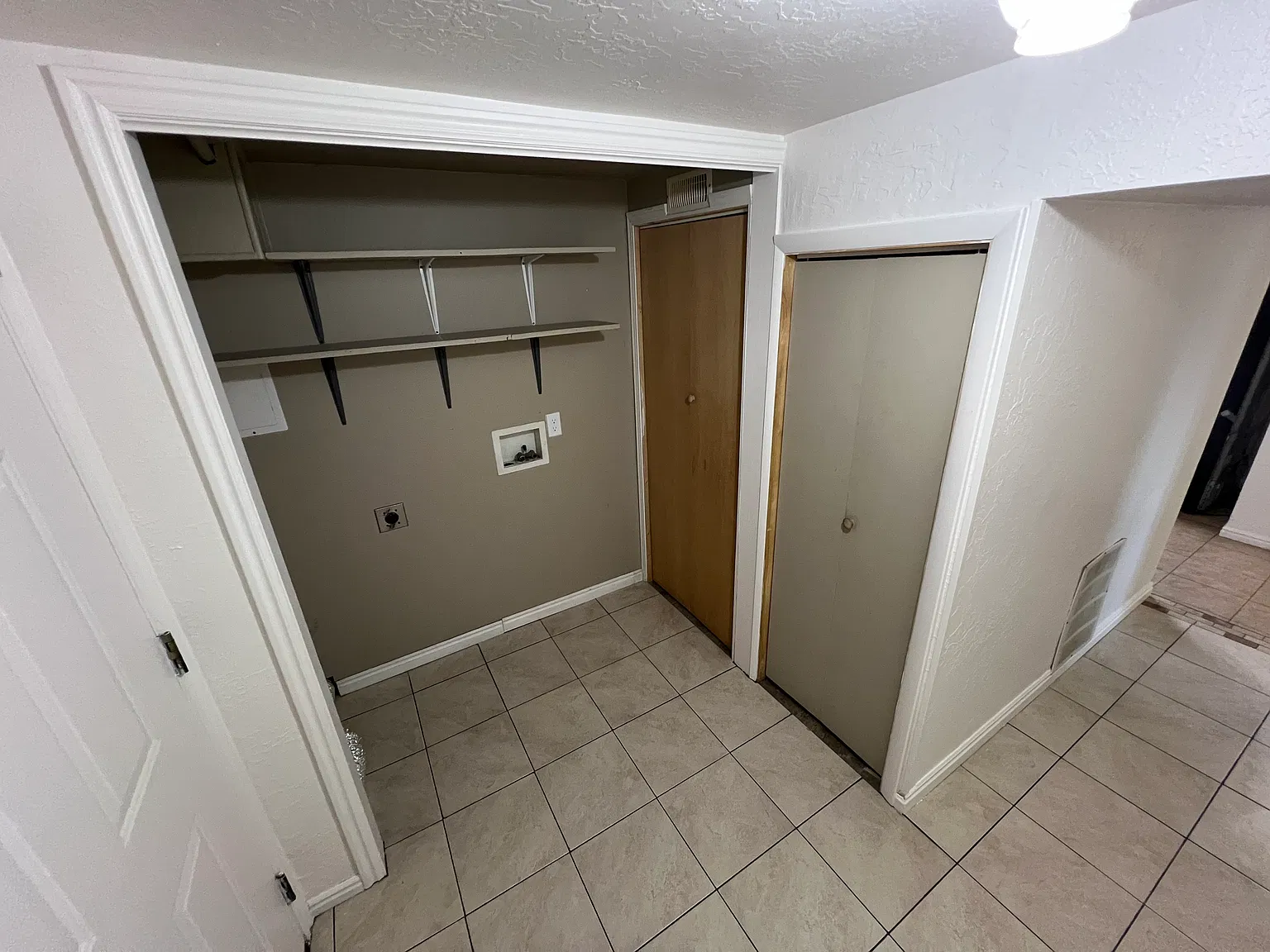 2 bed, 800 sqft, $1,200 — Photo 2