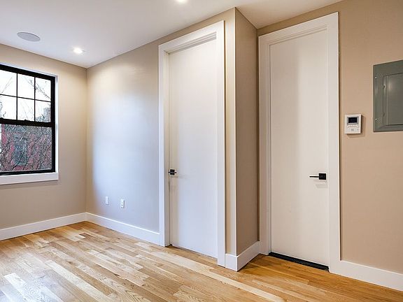 3rd image of 95 Clay St #7B