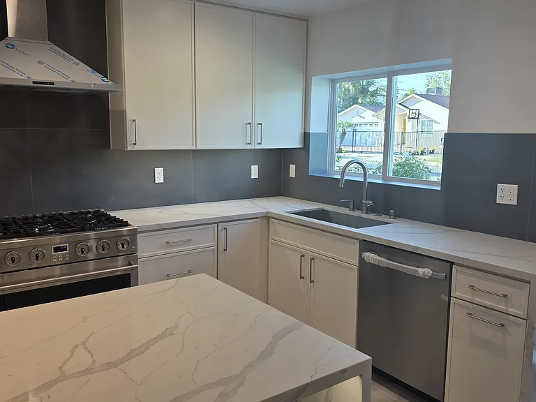 22732 Mariano St — Photo 21