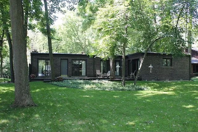 64 Lincolnshire Dr photo 1