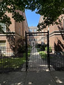 7318 N Honore St APT 403, Chicago, IL, 60626