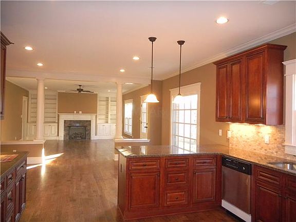 4th image of 1882 Enclave Green Ln