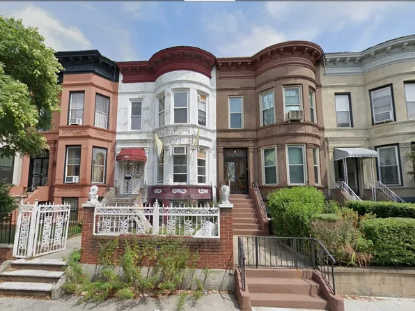 1595 Union Street image 1 of 21