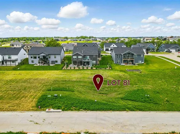 805 Ridge Dr, Tiffin, IA 52340