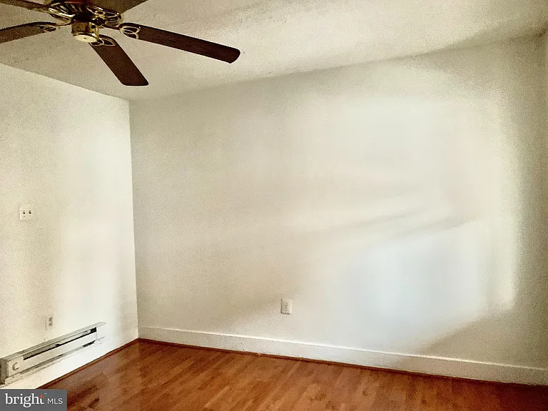 221 Baker St — Photo 11