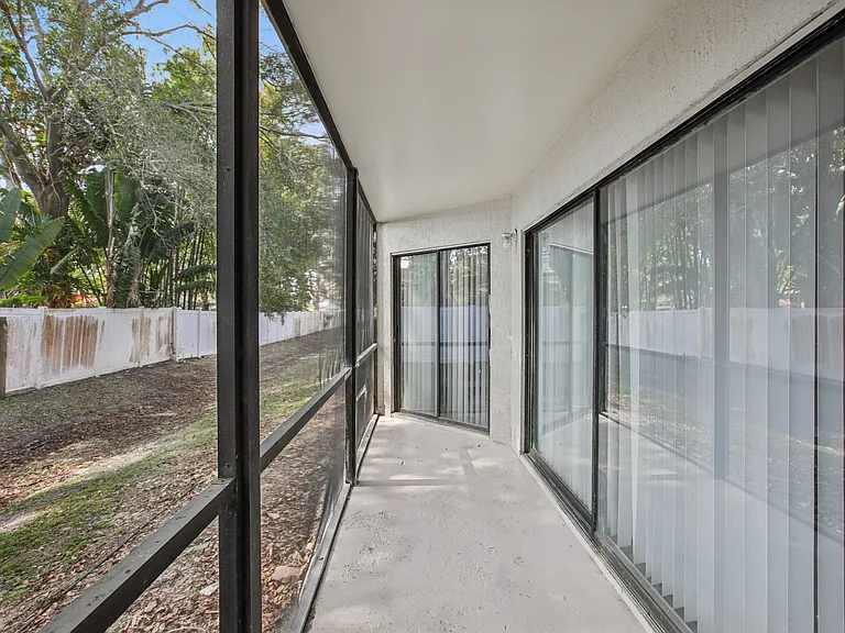 Meridian Luxury Condominiums — Photo 24