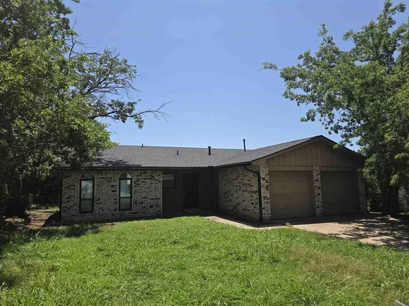 4711 SE Wilshire Ter, Lawton, OK 73501
