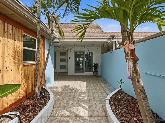 4th image of 573 Boca Ciega Point Blvd N