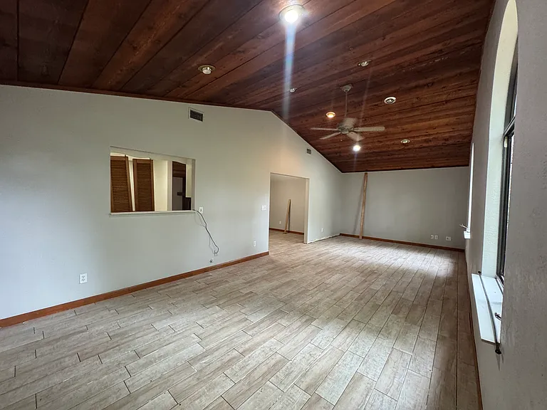 405 Cherrywood Dr — Photo 5
