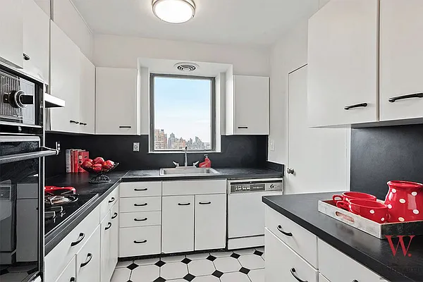 Sold by Wohlfarth & Associates Inc | media 15