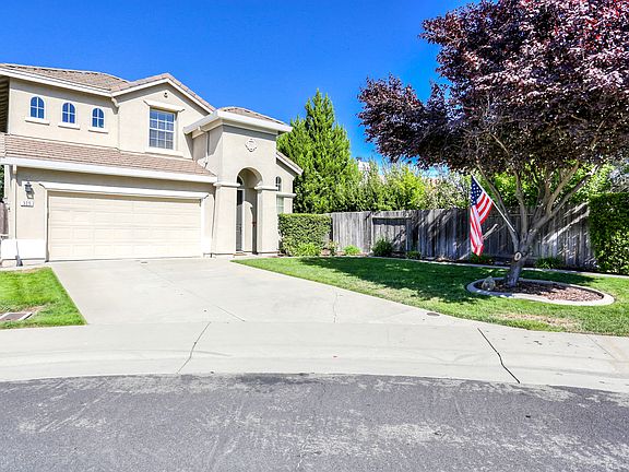 2nd image of 325 Saint Brendan Ct