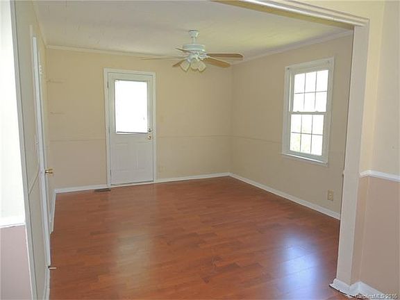 5th image of 1927 Beechwood Cir