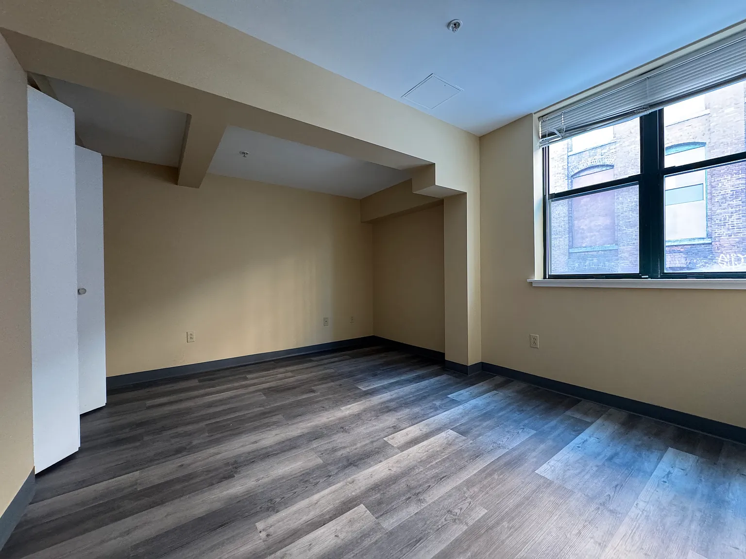 2 bed, 1200 sqft, $1,745 — Photo 3