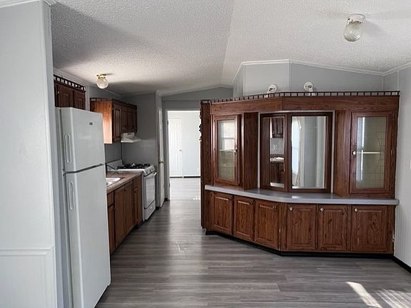 4th image of 401 Osprey Dr