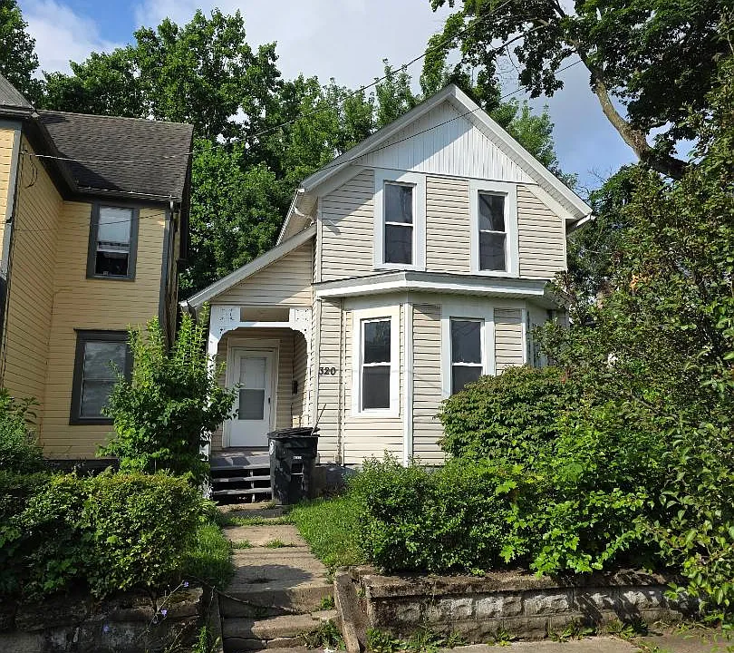 320 Crosby St