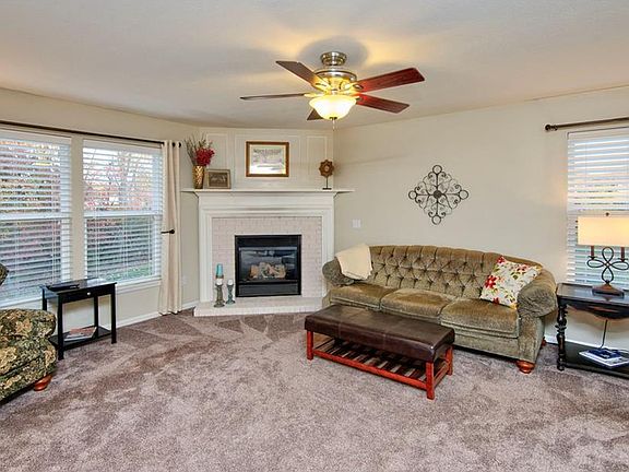 4th image of 143 Coventry Ct