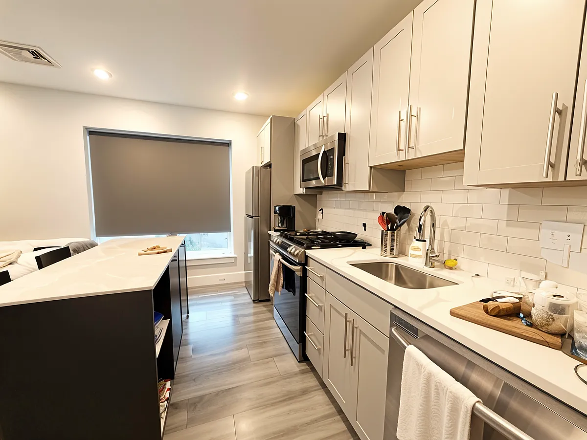 Building Photo - 40 B St #U408