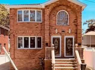 17-53 201st St FLOOR 2, Bayside, NY 11360