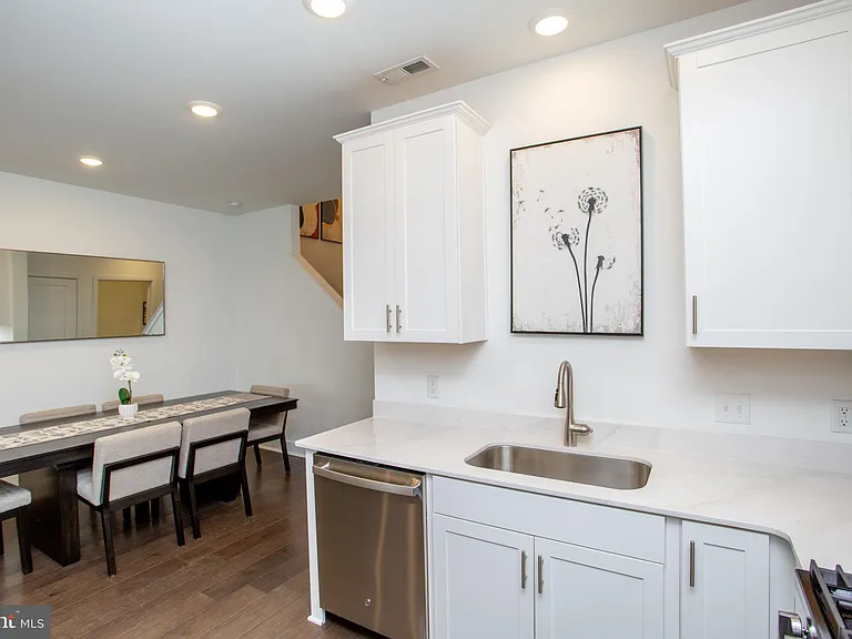 233 Lewis Fisher Dr #ST — Photo 9