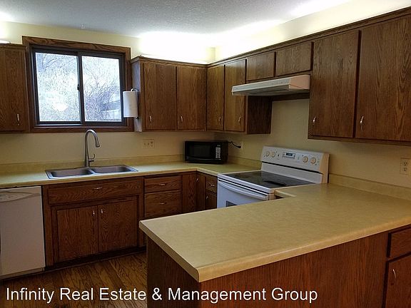 4th image of 3027 Crescent Ln NW