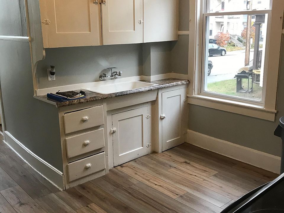 2nd image of 163 Pine St #1