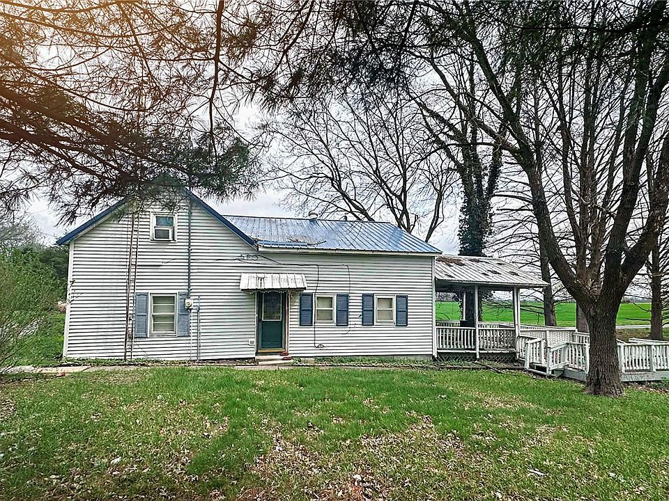 1st image of 211 E Main St