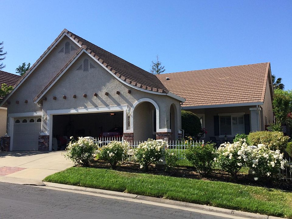 Gated Community Beautiful 3 Bedroom 2 Bath home
