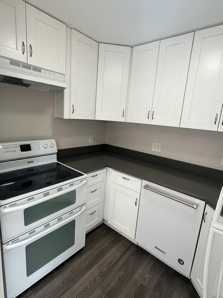 Building Photo - 3741 Oak St #3747