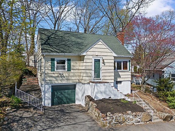 2nd image of 29 Winslow Way