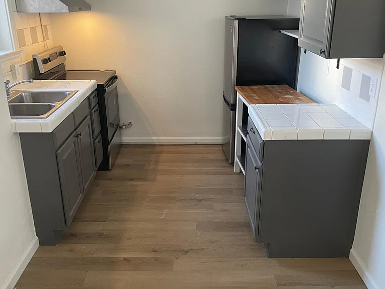 215 E 11th Ave #D5 — Photo 4