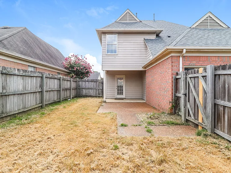 784 Breeze Way — Photo 17