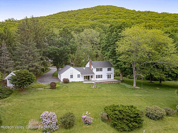 3rd image of 162 Valley View Road