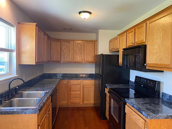 5th image of 93 Wintergreen Dr