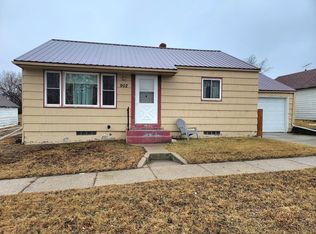 902 7th St, Eureka, SD 57437