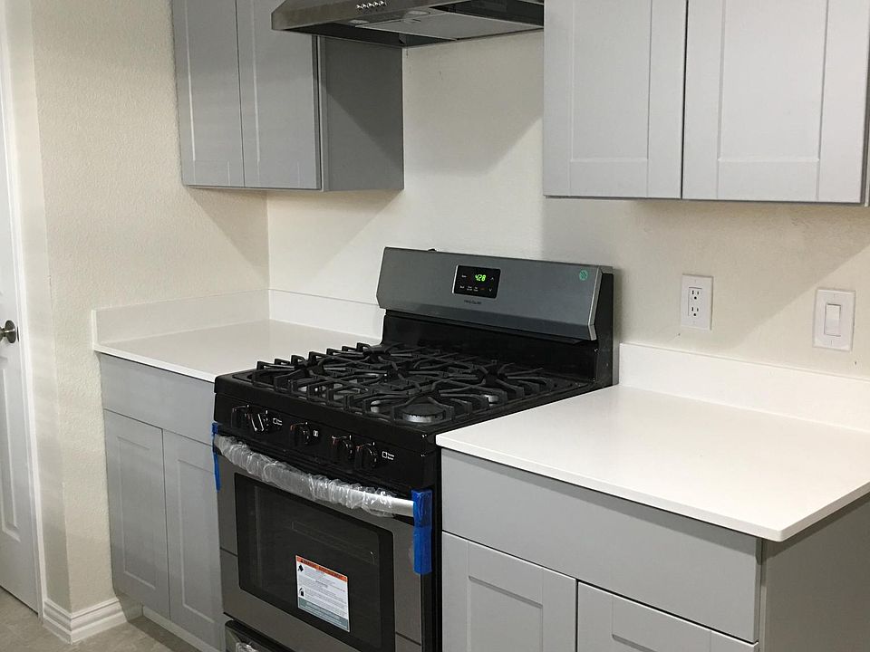 1st image of 4418 Longleaf Dr