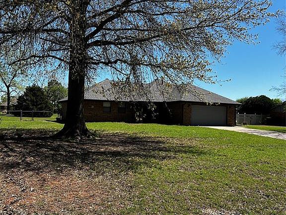 2nd image of 15 Melanie Ln