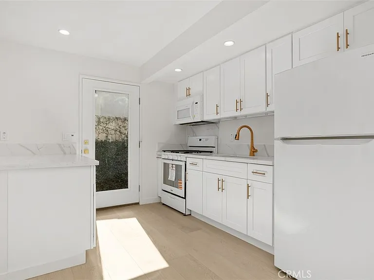 3926 Acacia St — Photo 18