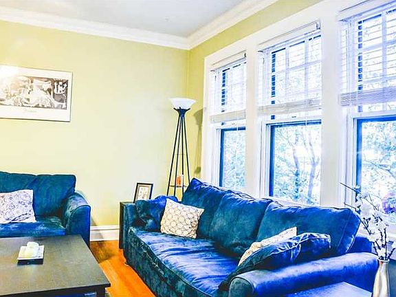4th image of 633 Moreland Ave NE