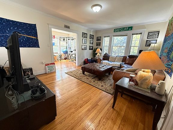 3rd image of 39 Greycliff Rd