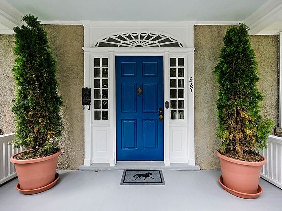 2nd image of 527 Munro Ave