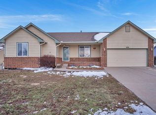 408 Wheatridge Dr, Newton, KS 67114