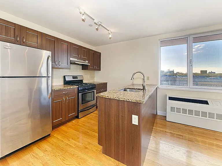 106 16th St #9B — Photo 2