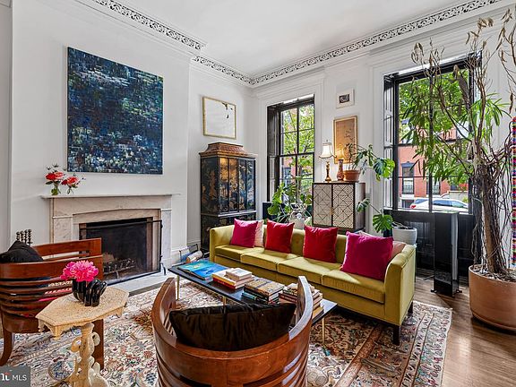 5th image of 831 Park Ave