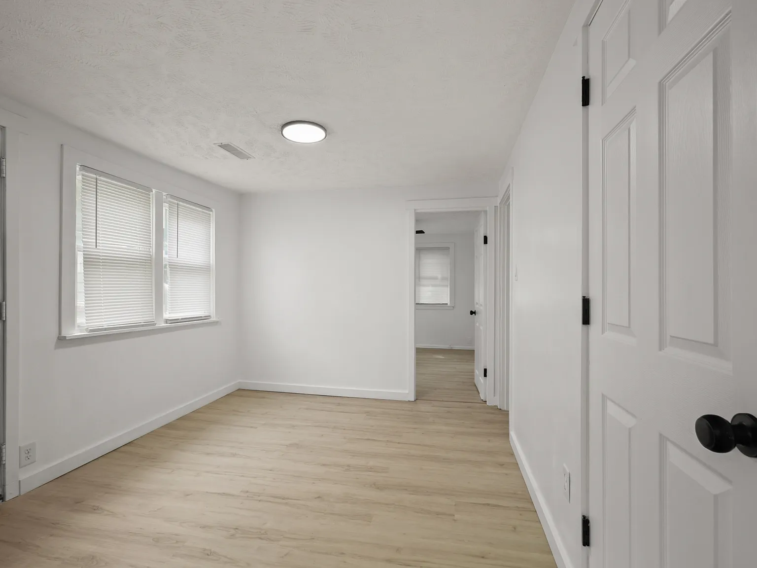 2207 S Delawanda Ave - N/A — Photo 4