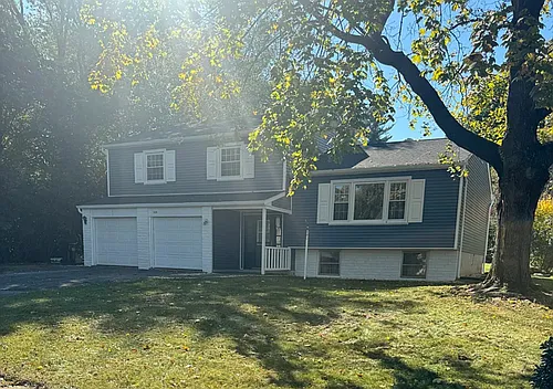 520 Hedgerow Ln Photo 1