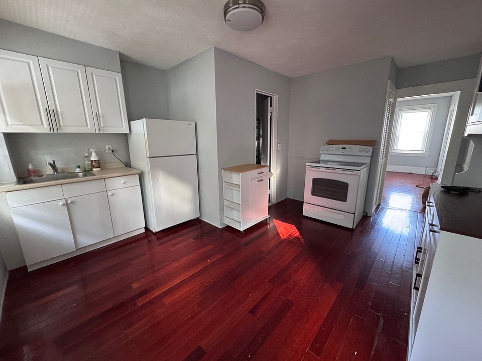 1st image of 265 Bolton St #2