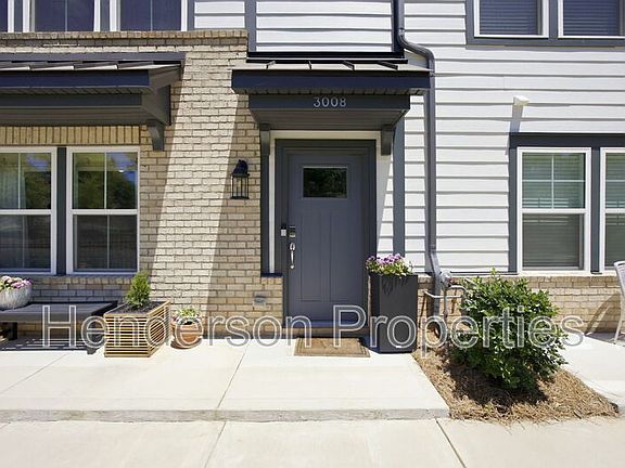 3rd image of 3008 Oak Landing Dr