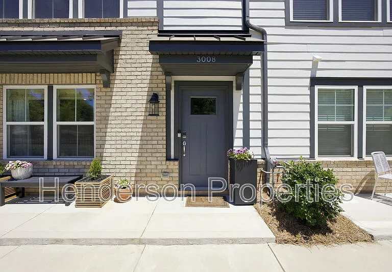 3008 Oak Landing Dr — Photo 3