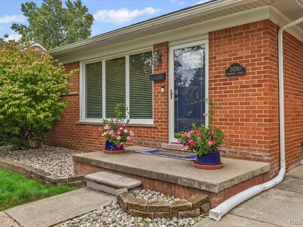 24280 Ridgedale Ave, Oak Park, MI 48237